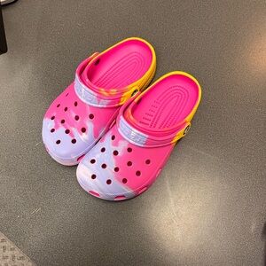 Women’s tie dye crocs